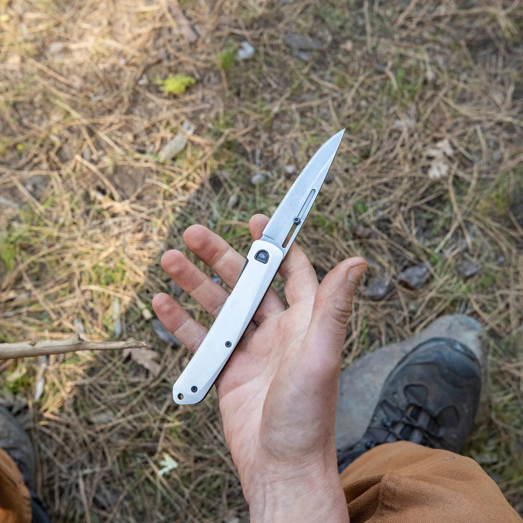 Gerber Affinity Frame Lock: 3.7" Drop-Point Steel & Machined Aluminum