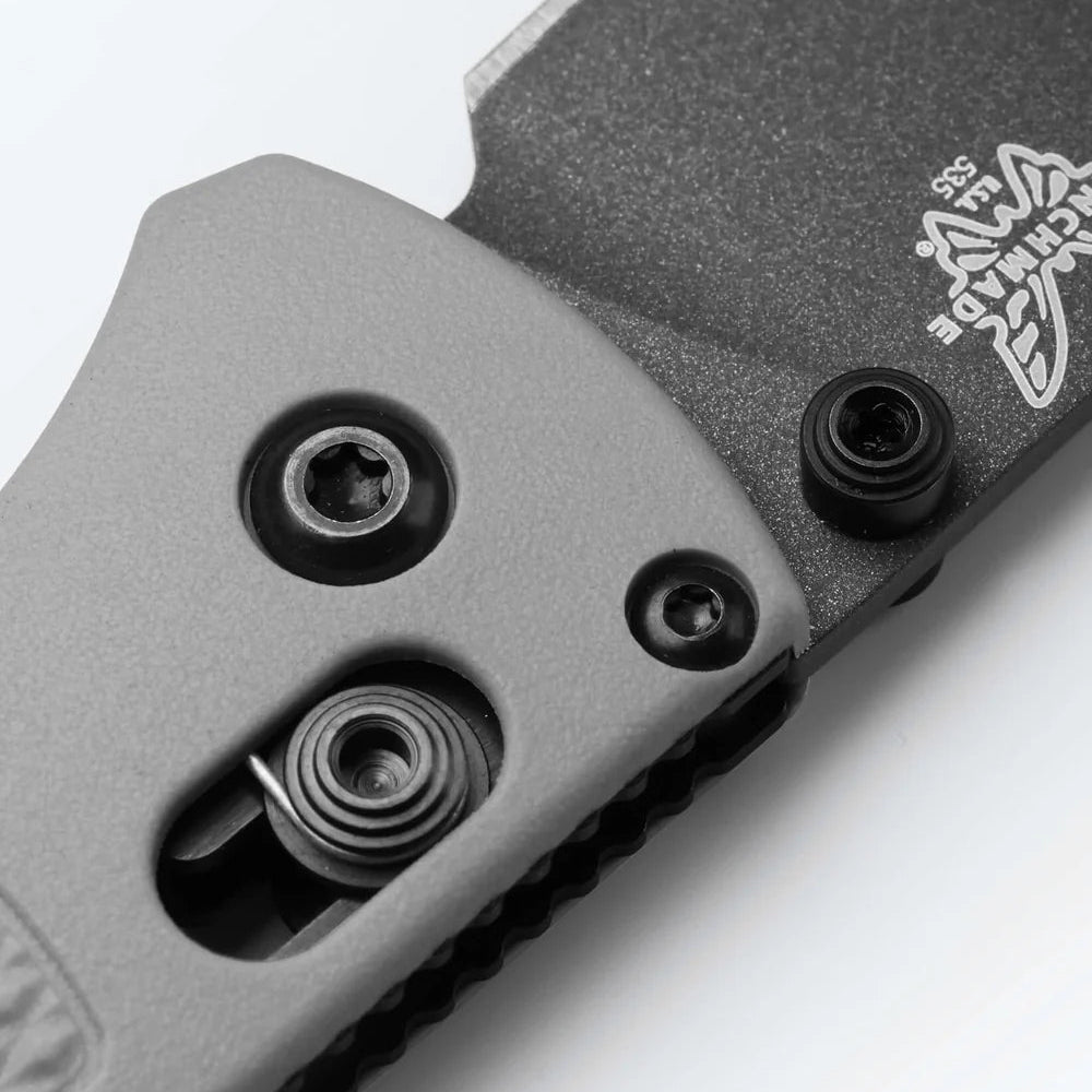 Benchmade Bugout 535: 1.85-Ounce AXIS Lock ~ S30V/Grivory